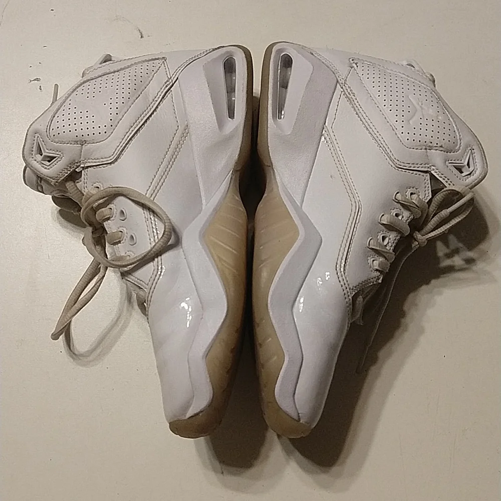 Jordan Shoes - Picture 3 of 6